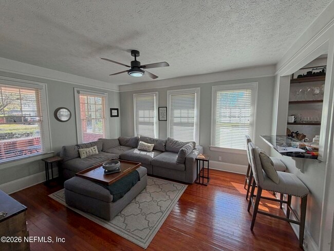 Building Photo - 3323 Park St