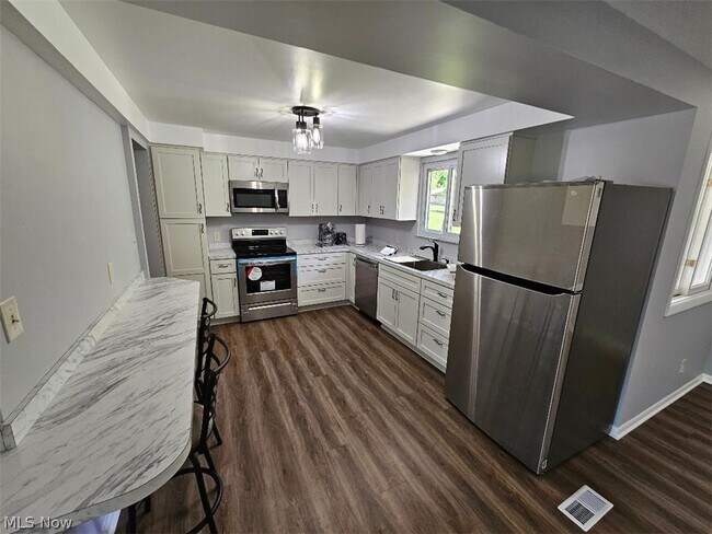 Foto del edificio - 11621 W 130th St