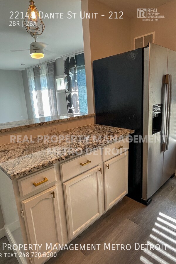 Foto del edificio - 22148 Dante St