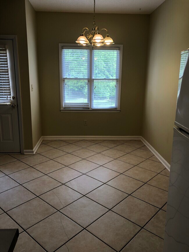 Foto del edificio - 393 Old Epps Bridge Rd