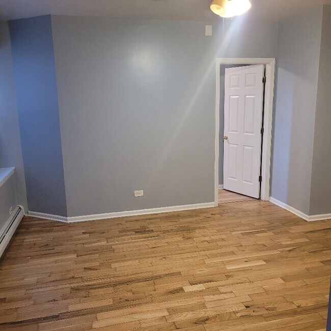 Foto del edificio - 4915 S Drexel Blvd