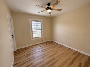 Building Photo - 2132 W 84th Pl
