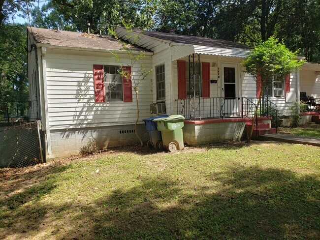 Building Photo - 1351 Byrere Terrace SW