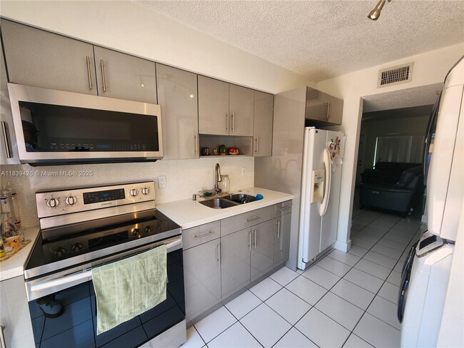 Foto del edificio - 15250 SW 80th St
