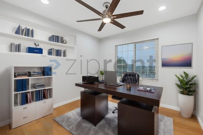 Building Photo - Unit