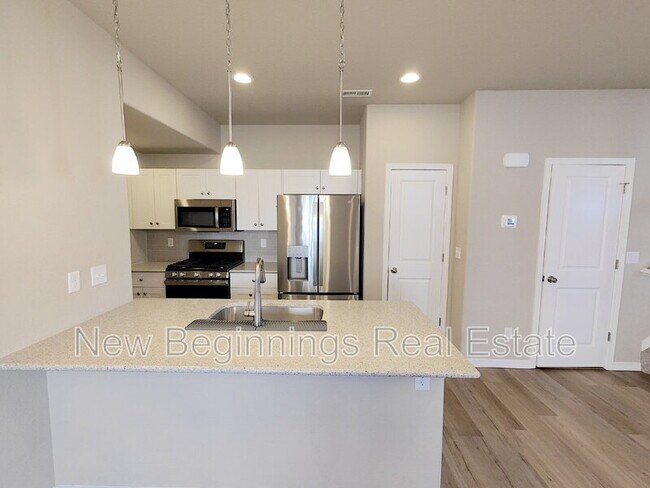 Building Photo - 6045 Inman Vw