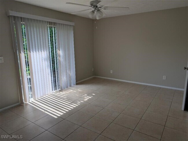 Foto del edificio - 3705 SE 9th Pl