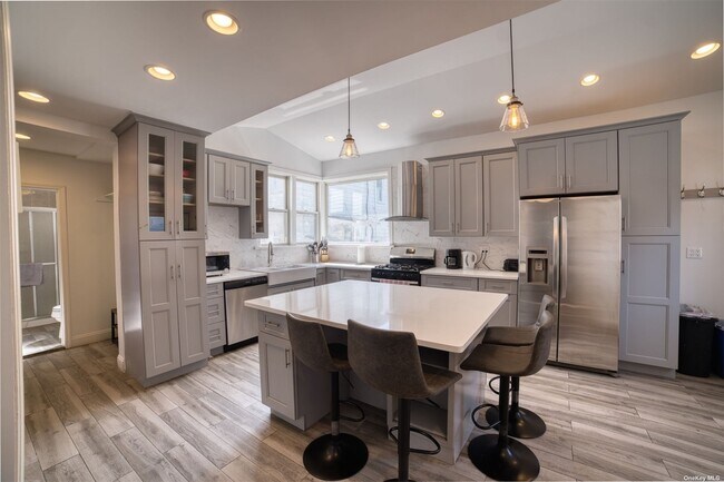 Building Photo - 112-07 Rockaway Beach Blvd