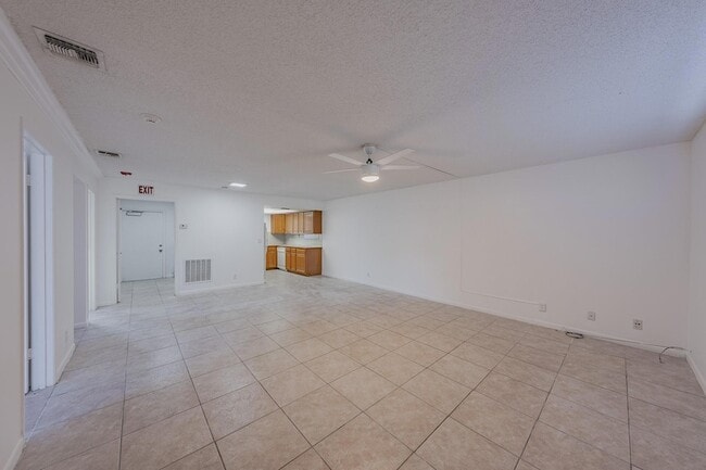 Foto del edificio - 8507 Sunset Dr