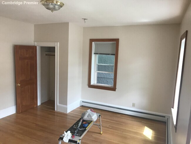 Building Photo - 105 Brookline St