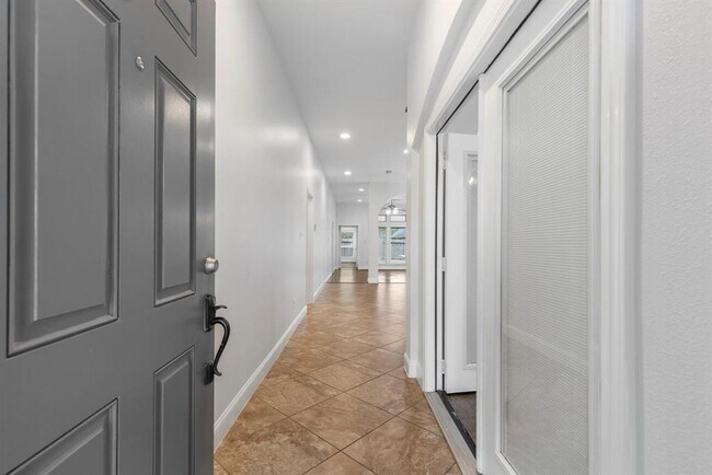 Foto del edificio - 1315 Cameron Park Ln