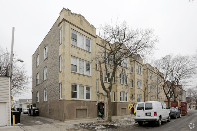 Building Photo - 2855 N Hamlin Ave