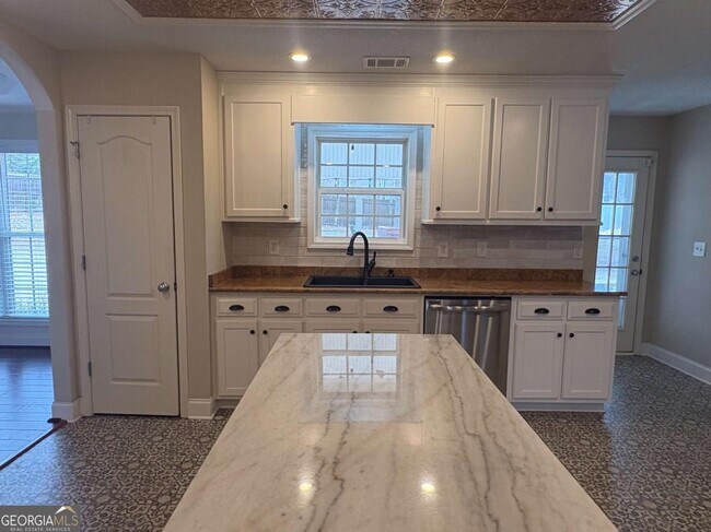 Foto del edificio - 616 Embassy Walk