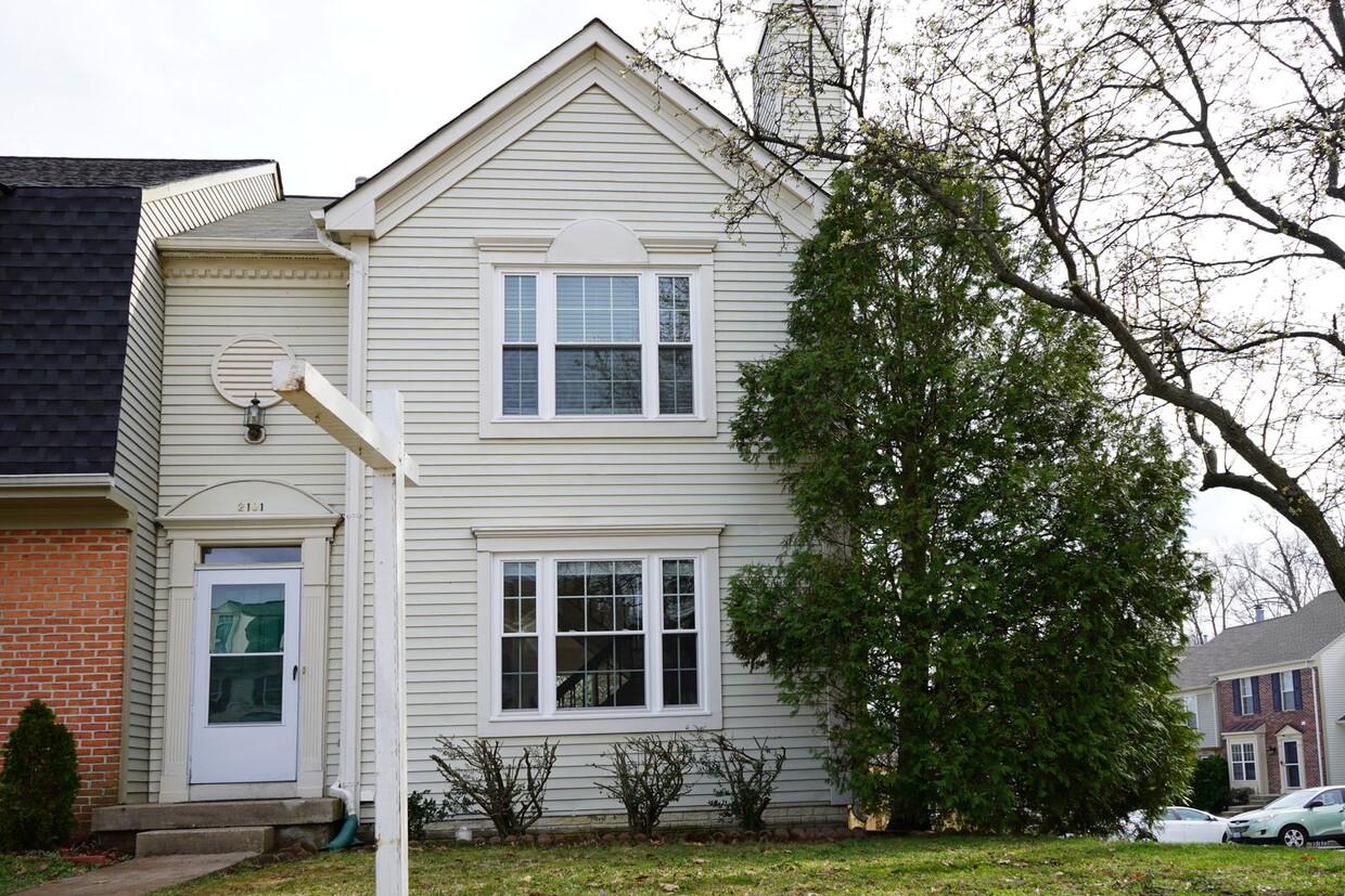 Foto principal - 4 Bedroom 3.5 Bath Townhome in Woodbridge, VA