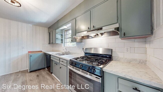 Foto del edificio - 3 br, 2 bath House - 3321 Furman Blvd