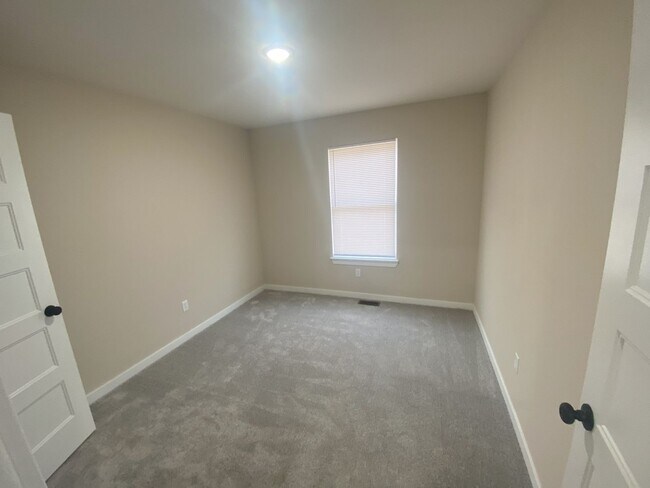 Building Photo - Brand New Home!!