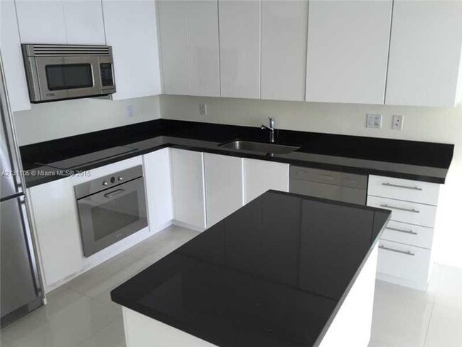 Building Photo - 92 SW 3rd St