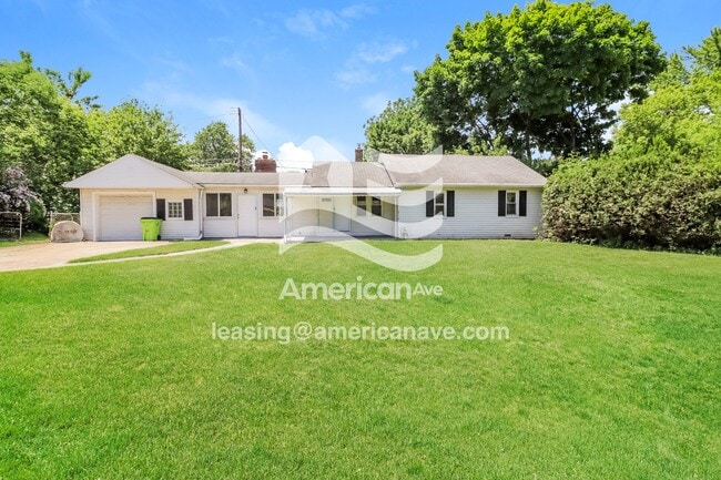 Building Photo - 26635 Parkington St