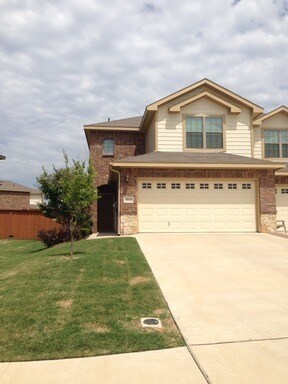 Building Photo - 2304 Wood River Pkwy