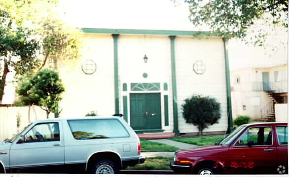 Foto del edificio - 3676 Waterbury Ct