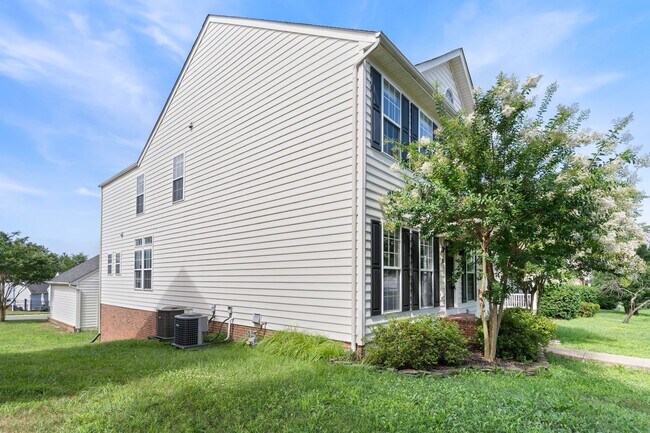 Foto del edificio - Spacious Home in Port Potomac