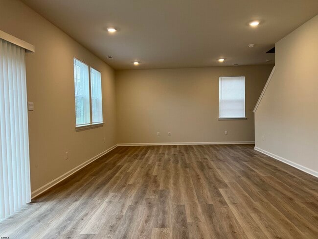 Building Photo - 109 Malibu Dr