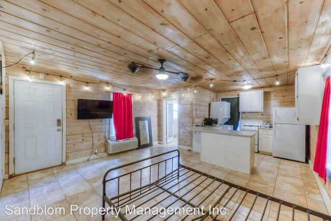 Building Photo - 1 br, 1 bath House - 1116 1/2 S College Ave