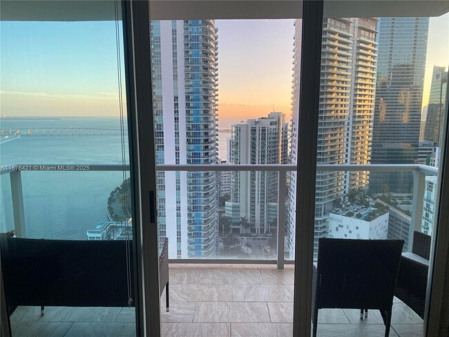 Foto del edificio - 1155 Brickell Bay Dr