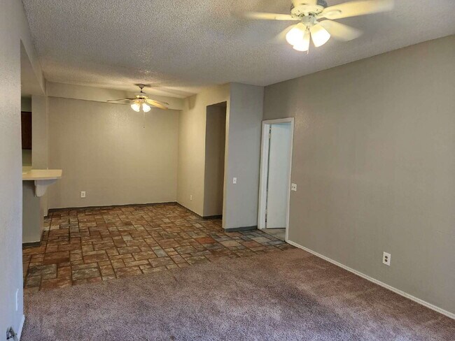 Foto del edificio - 2 Bed/2 Bath Condo in Tempe with Great Ame...