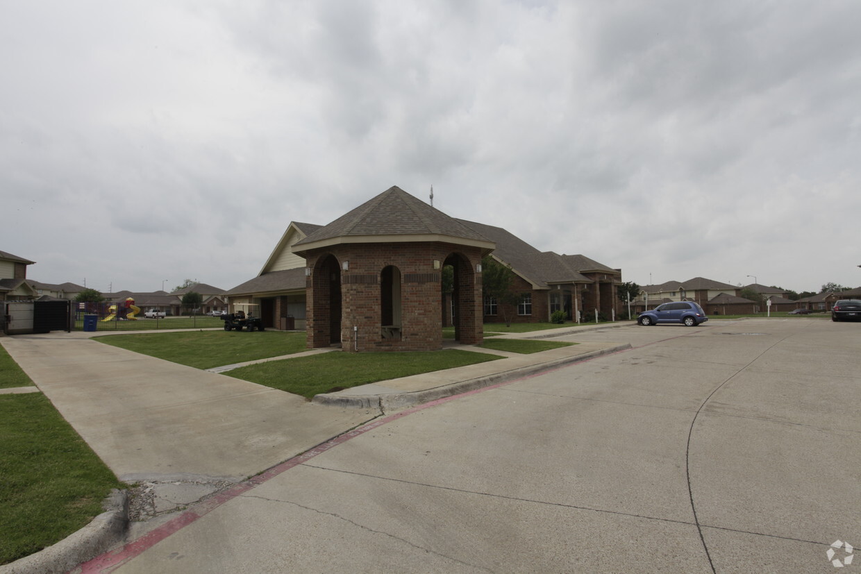 Kingbridge Crossing - Apartments in Dallas, TX | Apartments.com
