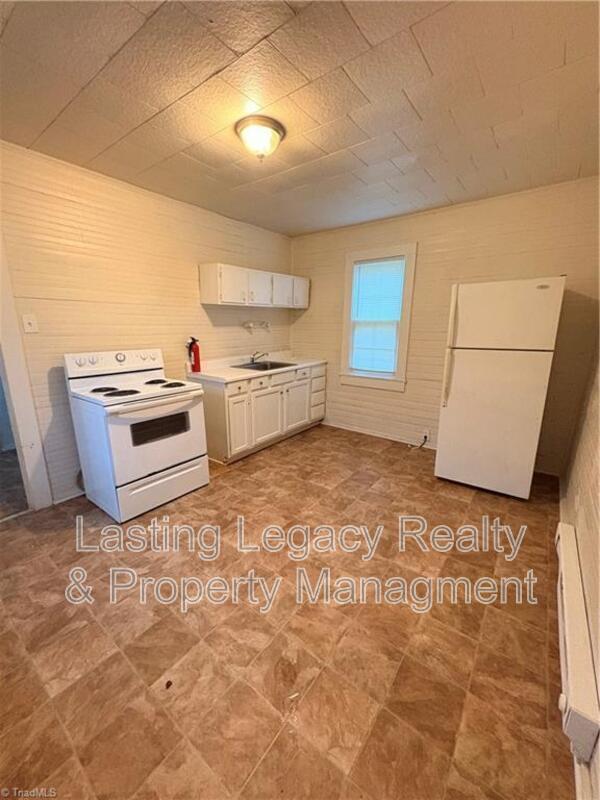 Building Photo - 1024 W Thirteenth ST