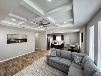 Building Photo - 4004 La Vista Ave