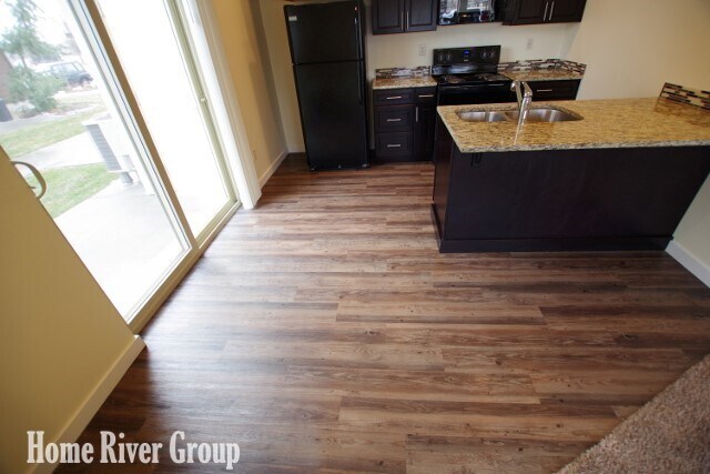 Foto del edificio - Beautiful 3 bed Townhome! Move In Ready!