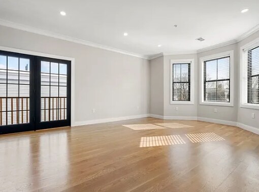 Building Photo - 281 Lamartine St