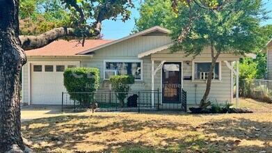 Building Photo - 5429 Farnsworth Ave