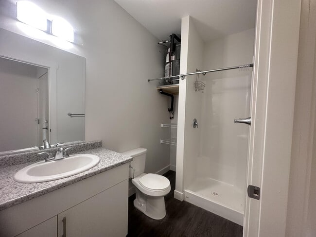 Building Photo - 430 5th St