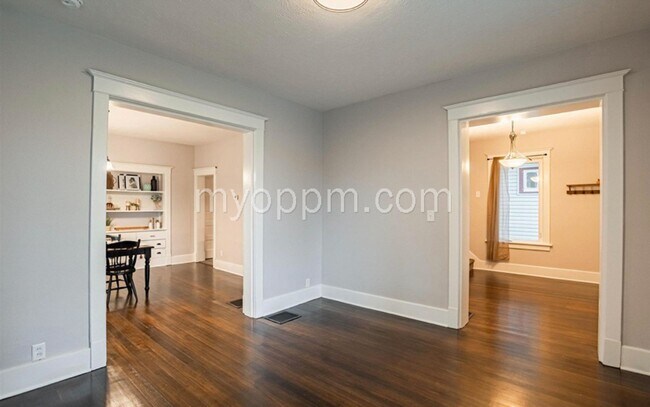 Building Photo - 1512 Binney St