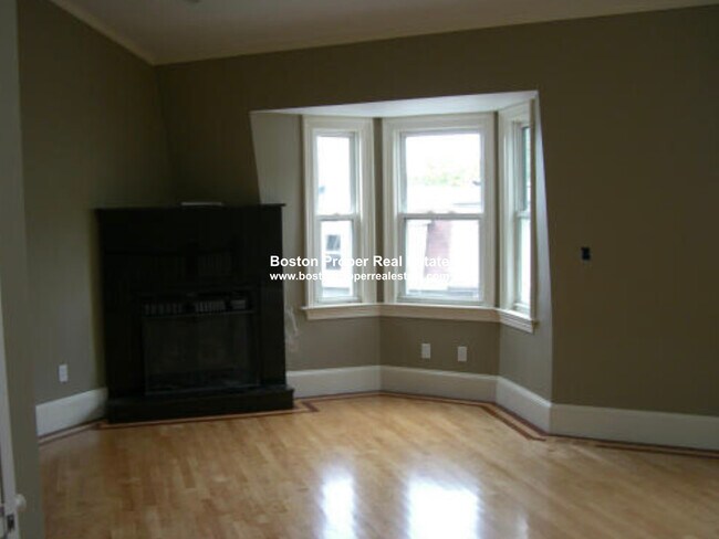 Building Photo - 166 I St
