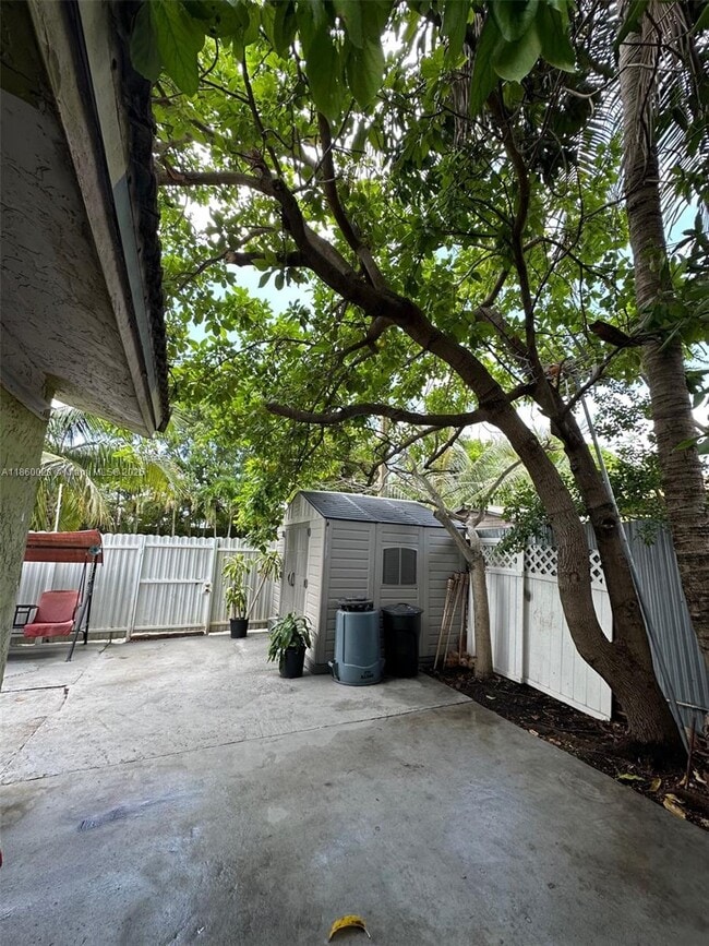 Foto del edificio - 10399 NW 127th St