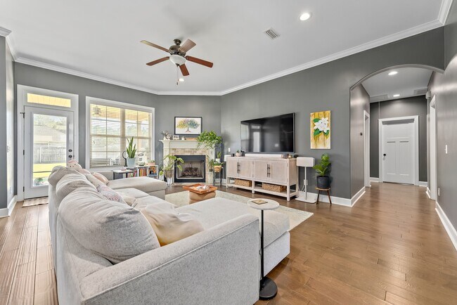 Foto del edificio - 103 Allisha Ct