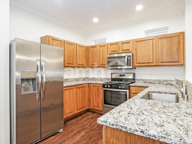 Foto del edificio - 4300 Edgewater Blvd NE