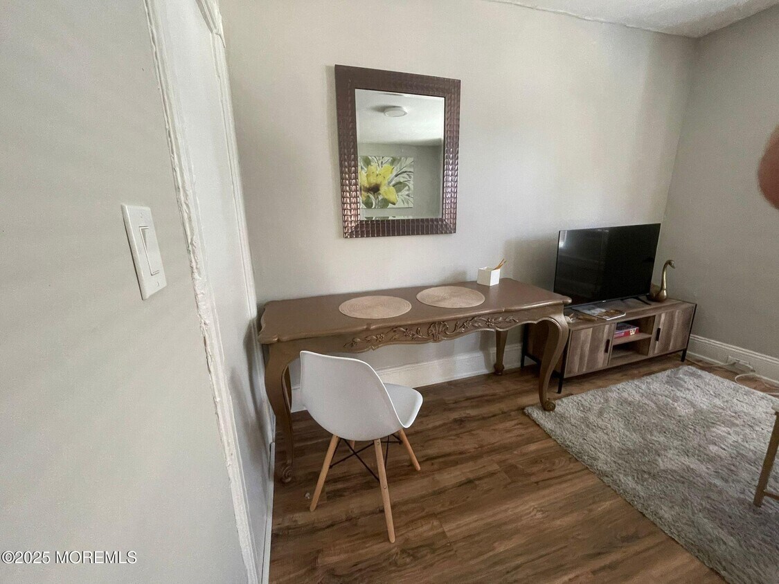 Foto principal - 610 1st Ave