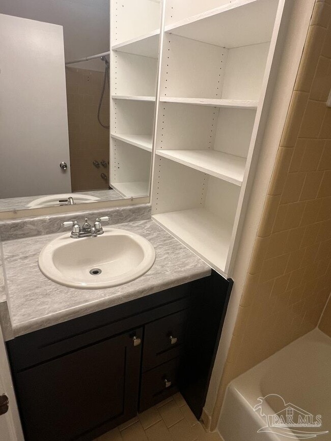 Building Photo - 4050 Claiborne Cir