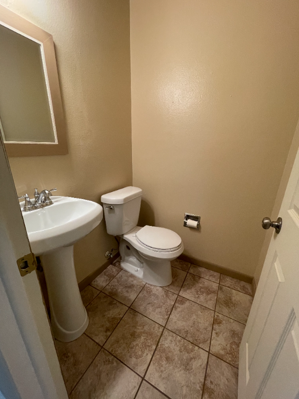 Foto del edificio - 2185 Broadmoor Rd Cir