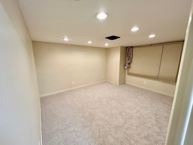 Foto del edificio - 1705 Alder Dr