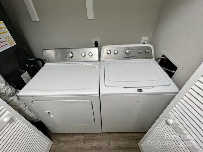 Foto del edificio - 3138 Heathstead Place