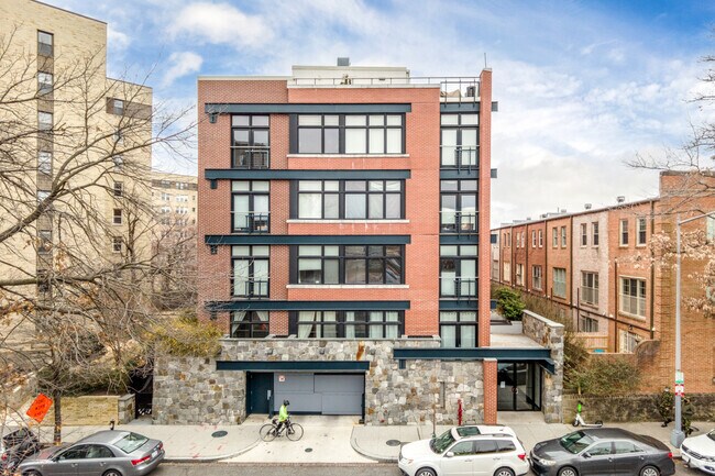 Foto del edificio - 1654 Euclid St NW
