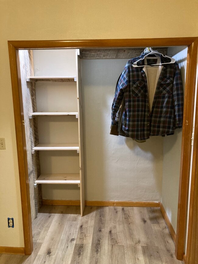 Building Photo - 413 2nd St SW