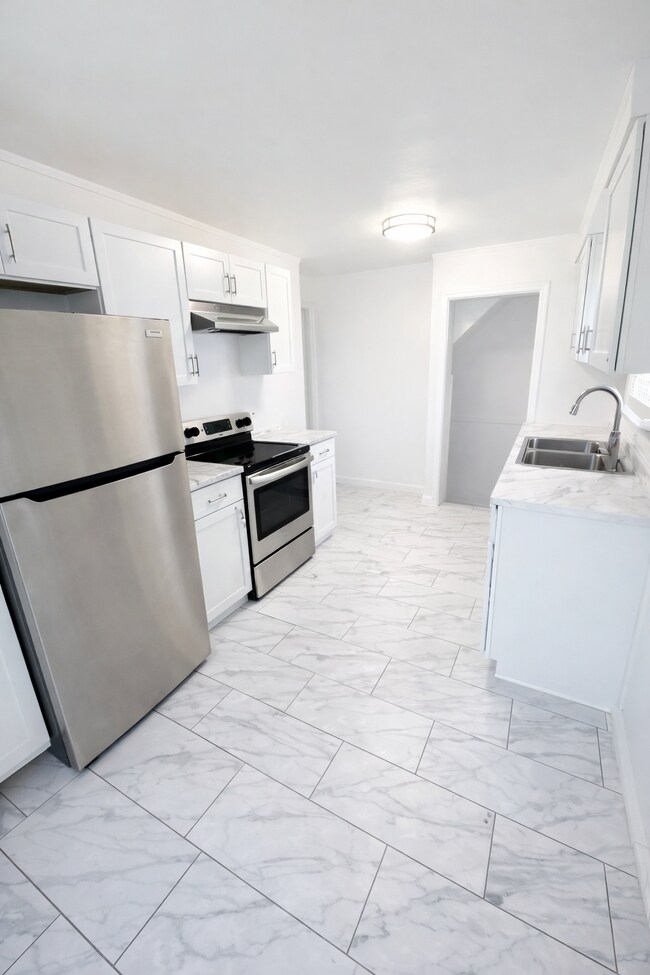 Foto del edificio - 14274 Kilbourne Ave