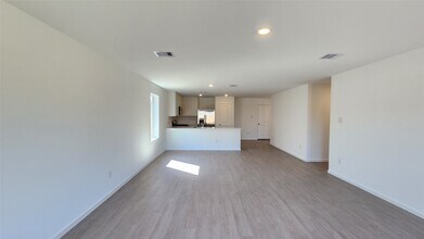 Building Photo - 6418 Begonia Trellis Dr